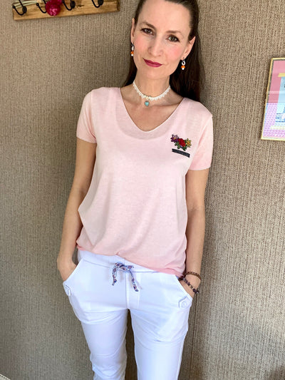 Sommerliches Set Rosa Shirt Kurzarm mit V-Ausschnitt