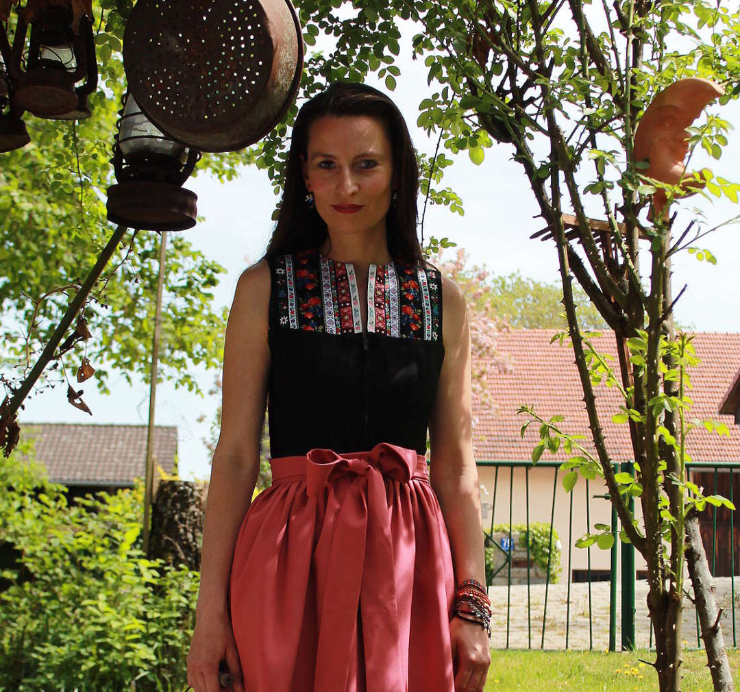 Dirndl ohne Bluse styling Tipps news herzblut Shop Niederbayern 