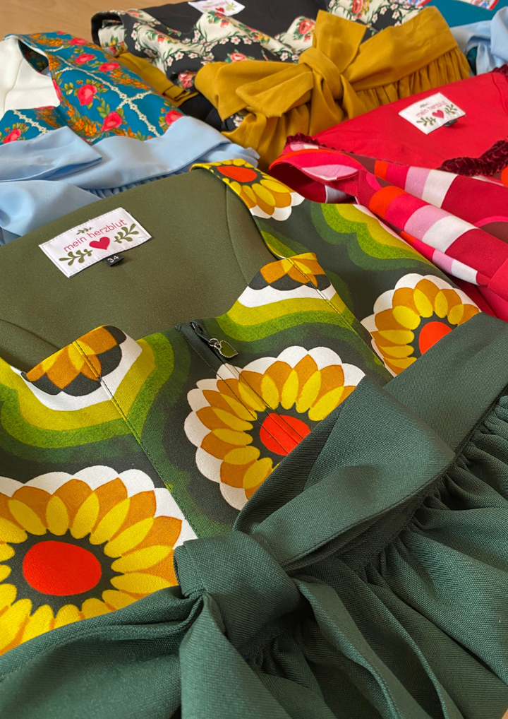 Dirndl "Sonnenblume"