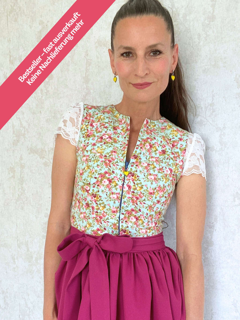 Dirndl hochgeschlossen pinke Schürze