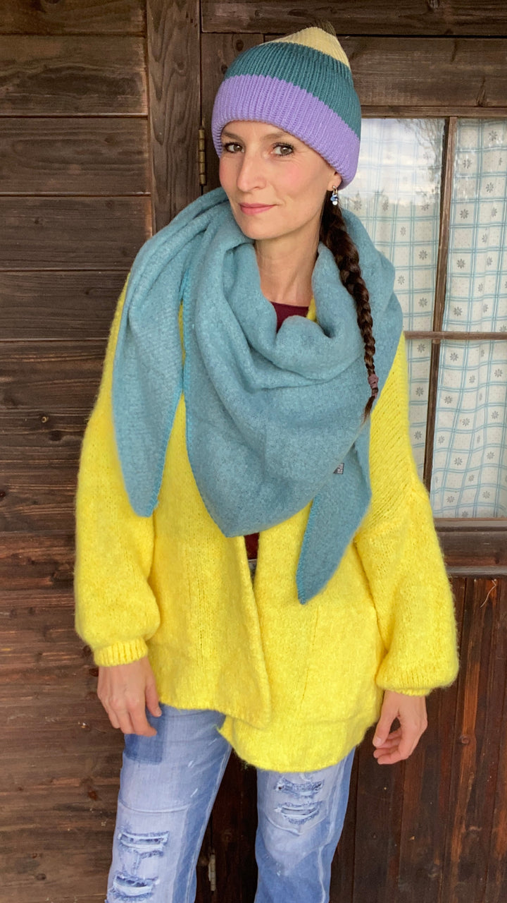 Strickjacke in gelb, Mütze gestreift, Dreiecksschal super warm und soft.