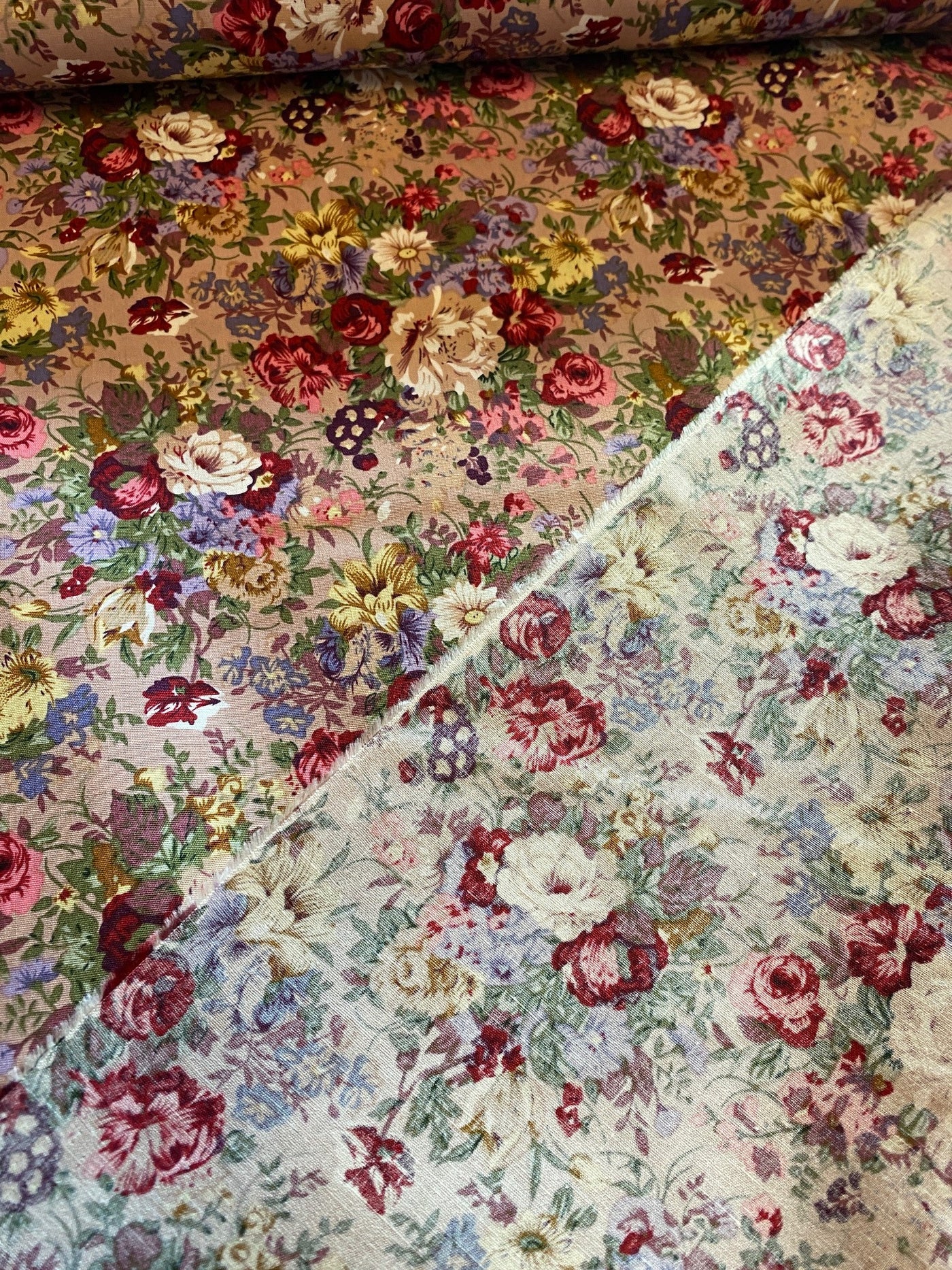 Strawflower fabric taupe