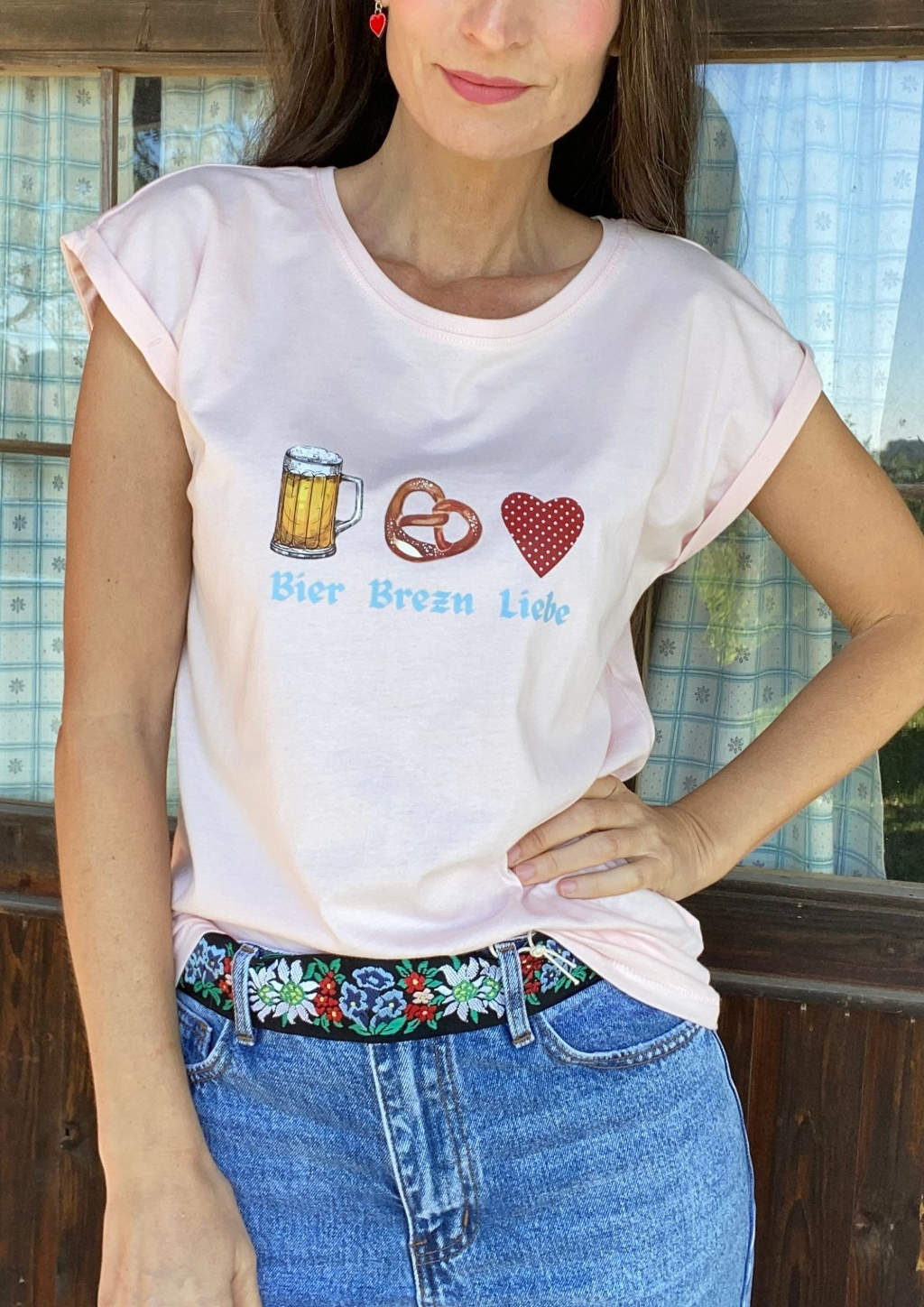 bayrisches Damenshirt in rosa zur Lederhose 