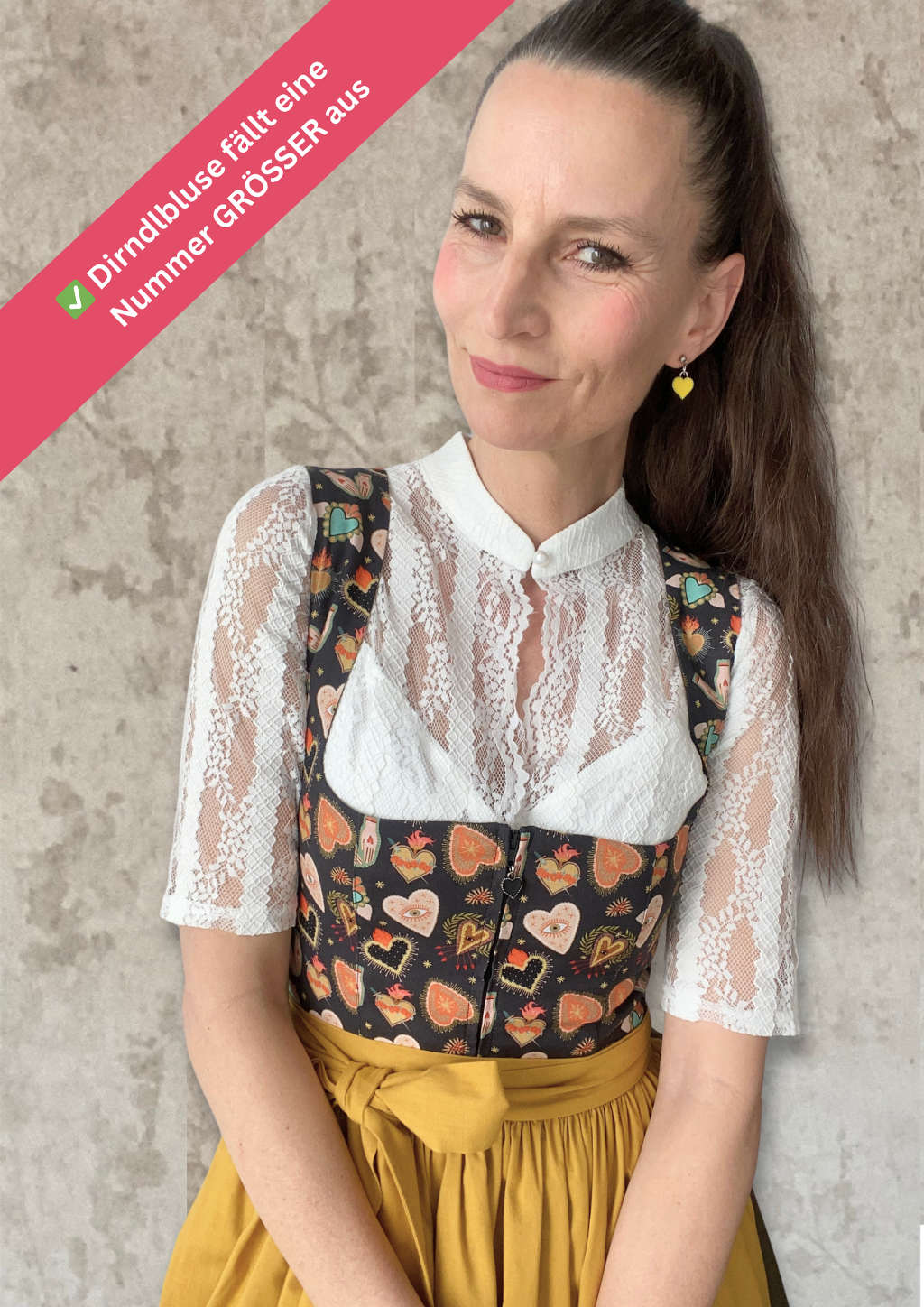Dirndlbluse Bergliebe gestreifte Spitze