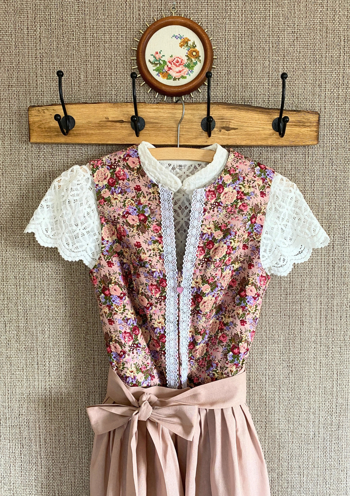 Dirndlbluse „Karin“