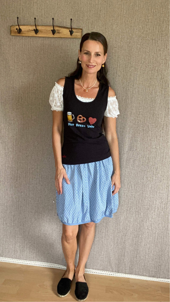bayrisches Outfit Shirt und Carmenbluse