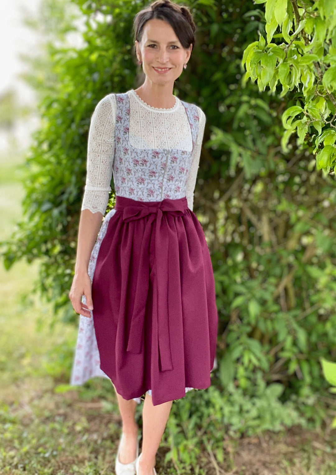 Midi Dirndl in grau von mein herzblut 