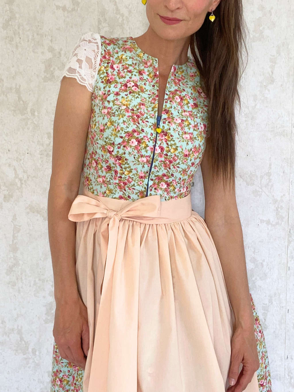 Dirndl rosa Schürze