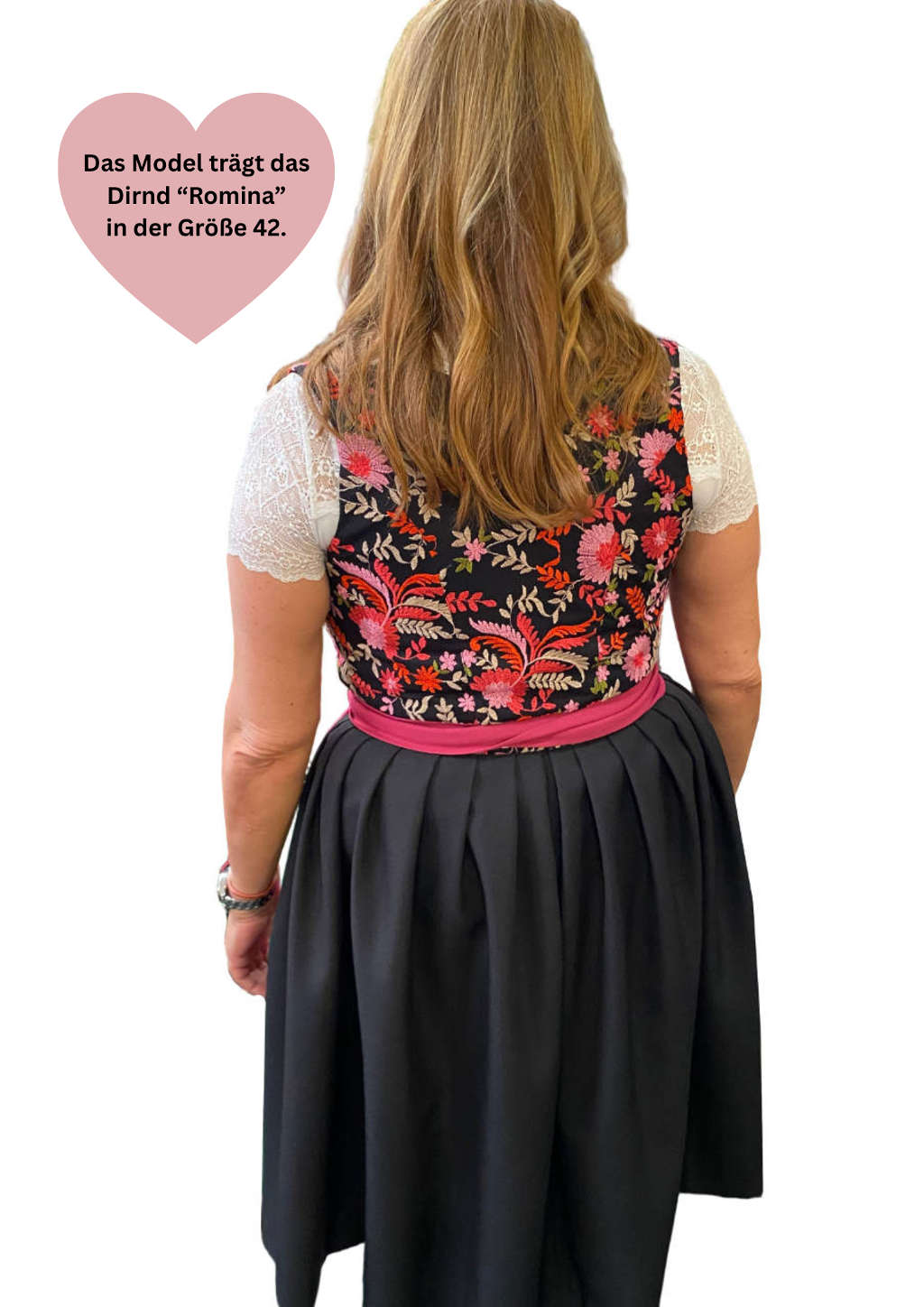 Dirndl Romina bestickt Rückseite Tragefoto