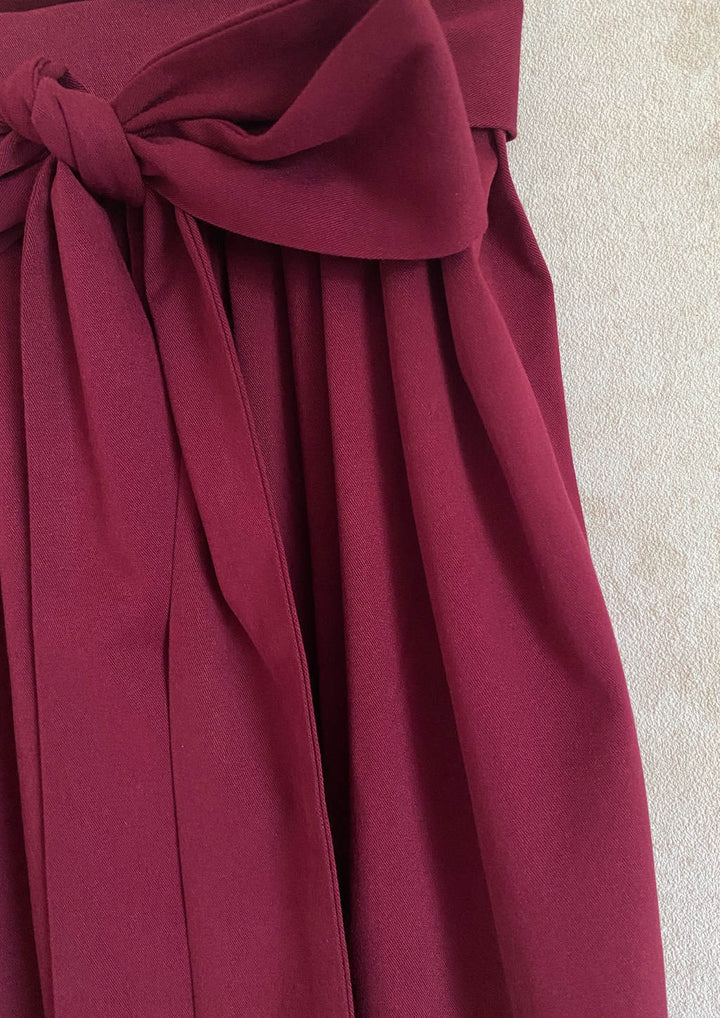 dunkelrote Dirndl Schürze handgenäht