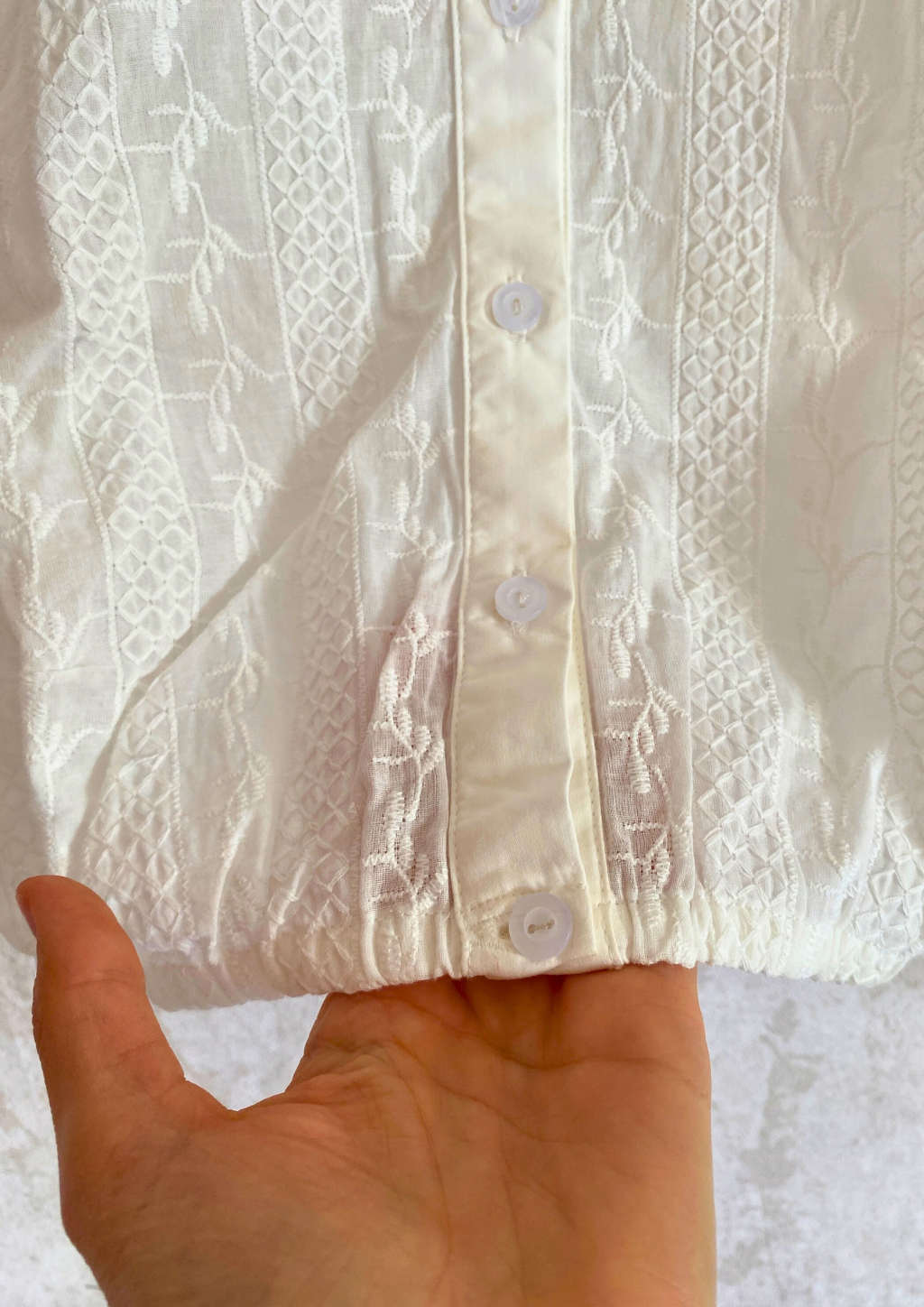 Dirndlbluse weiß mit Flügelärmel