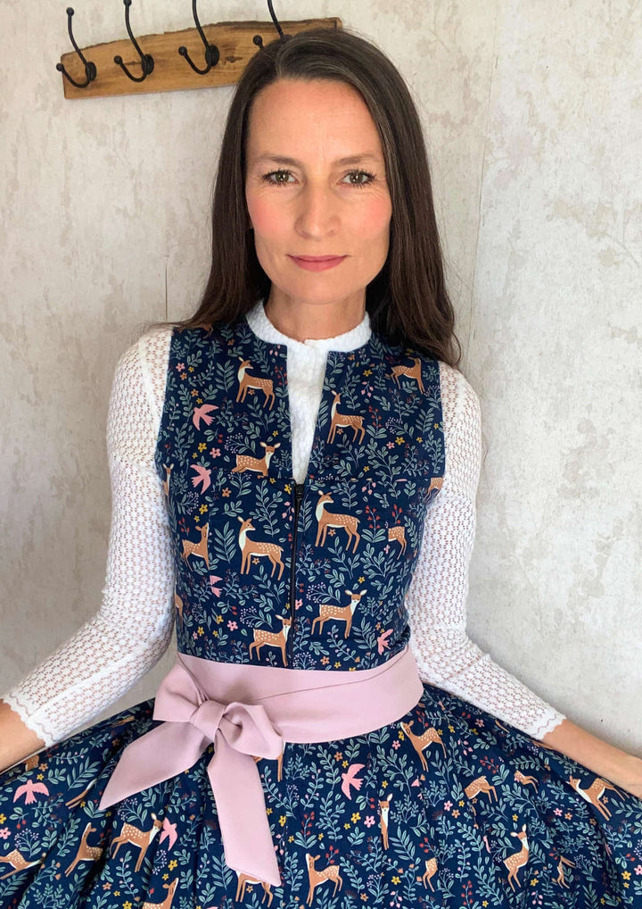 Dirndlbluse zu hochgeschlossenen Dirndl 