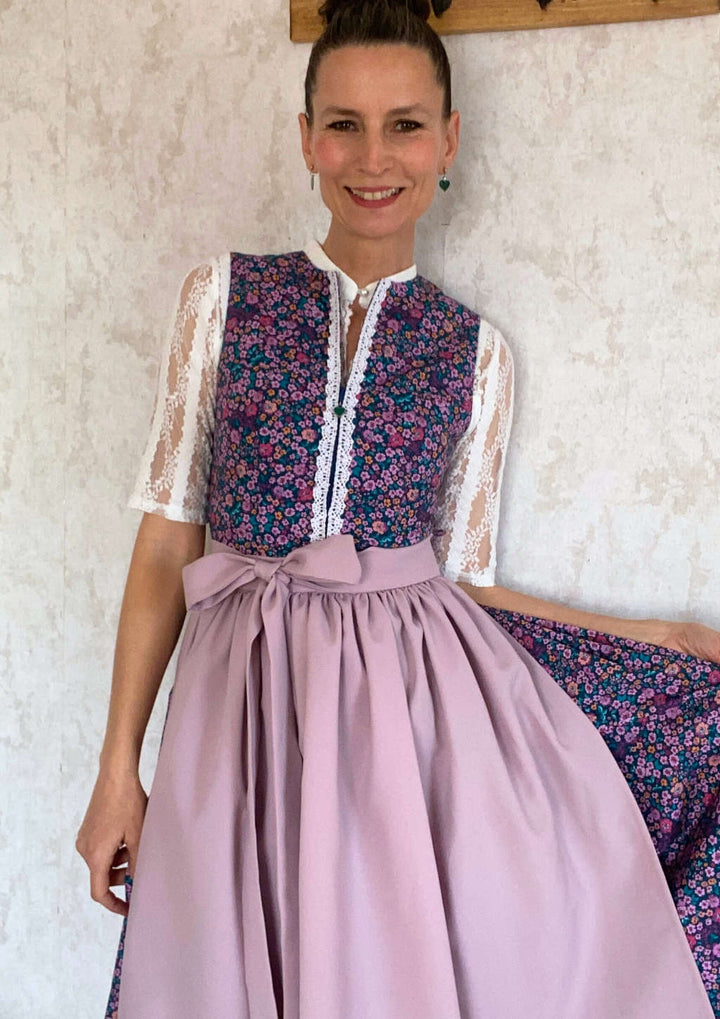 Dirndl Kleid in lila