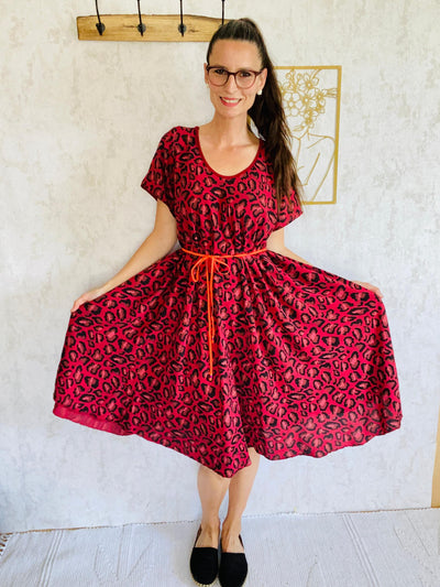 Rotes Leopardenkleid 