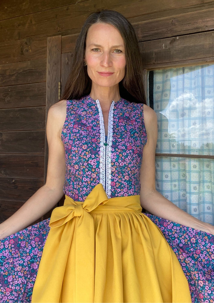 Blumendruck Dirndl lila mit rosa