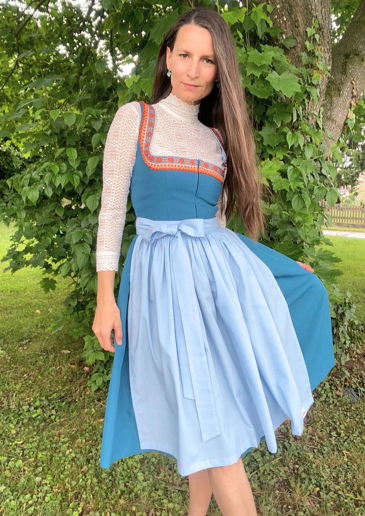 Dirndl mit retro Borte