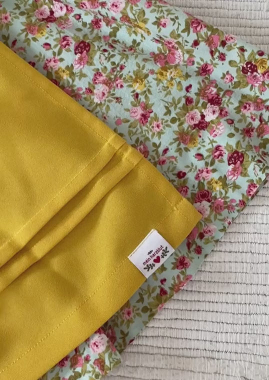 Dirndl mit gelber Schürze