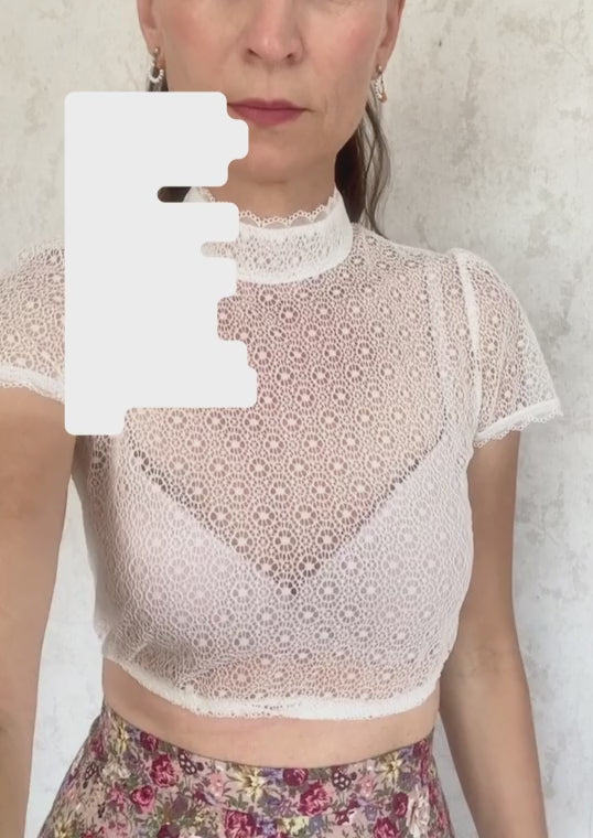 Video zur Dirndlbluse "Blumi"