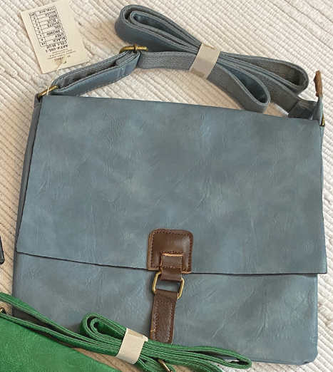 Umhänge Tasche in taubenblau 