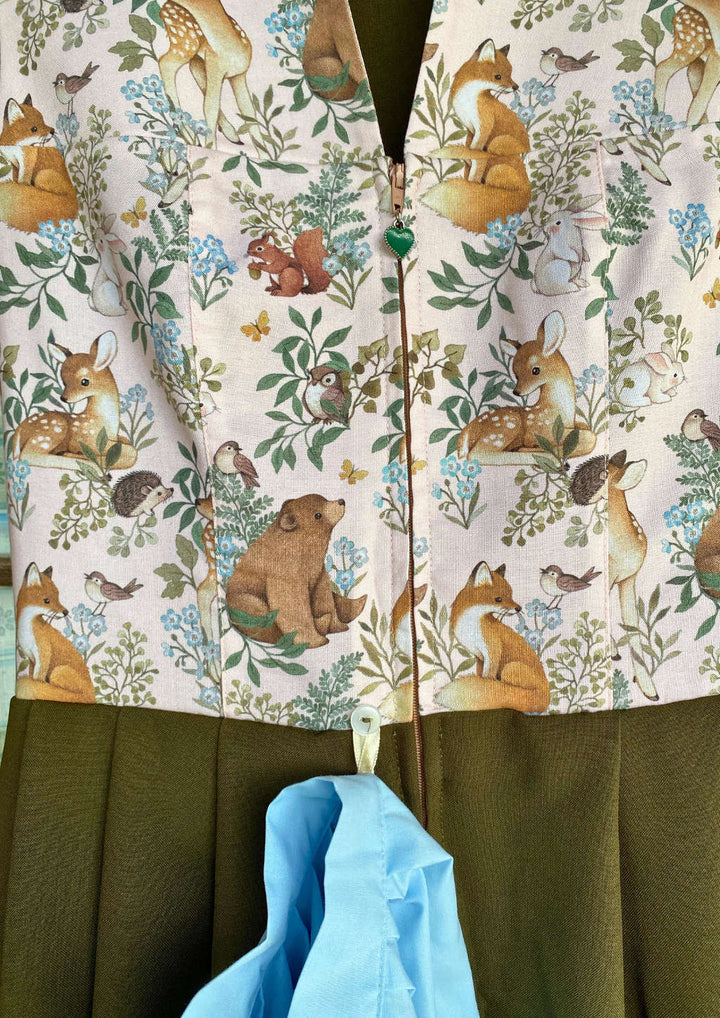 Dirndl Schürzen Halterung mit Knopf