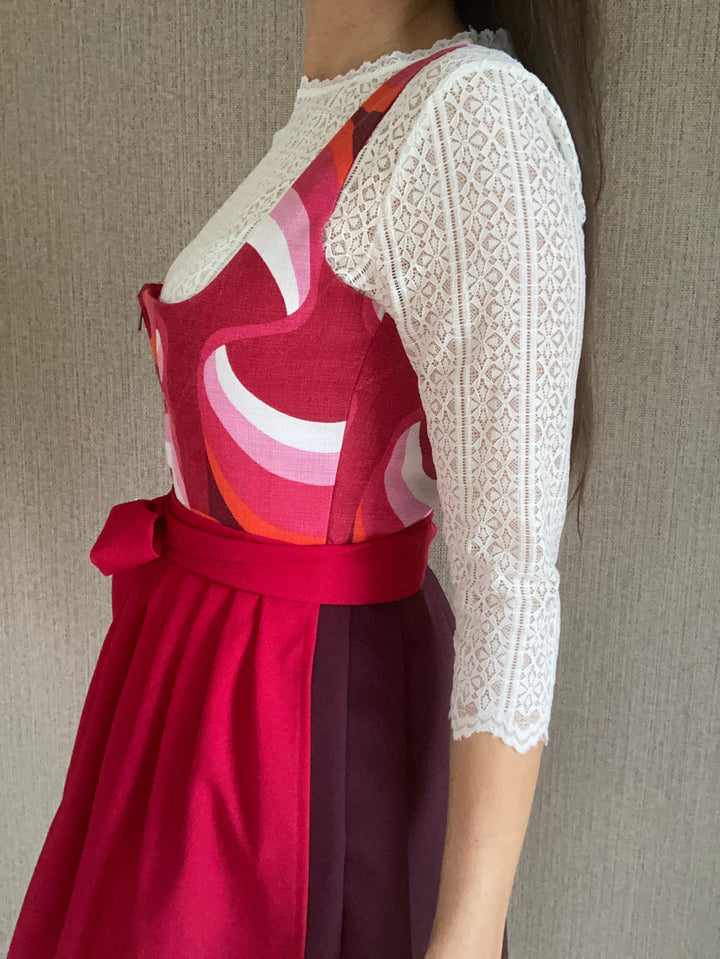 aus alt macht neu dirndl, ausgefallenes Dindl in rot und pink.