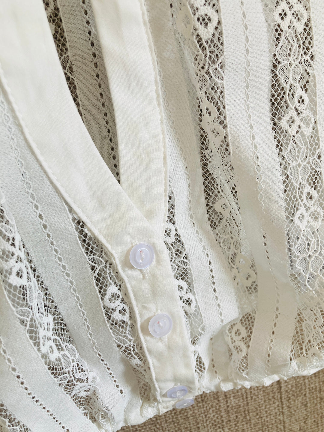 Dirndl blouse with clasp