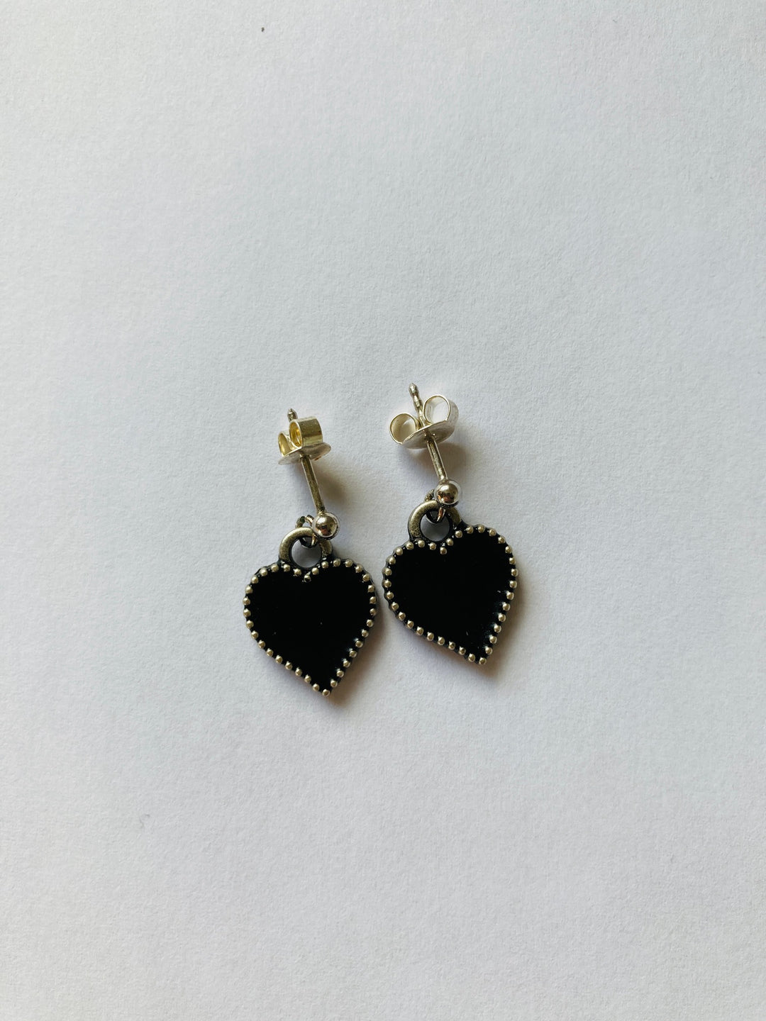 schwarze Ohrringe Stecker