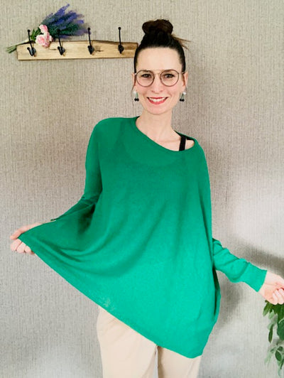 Light, casual sweater in green