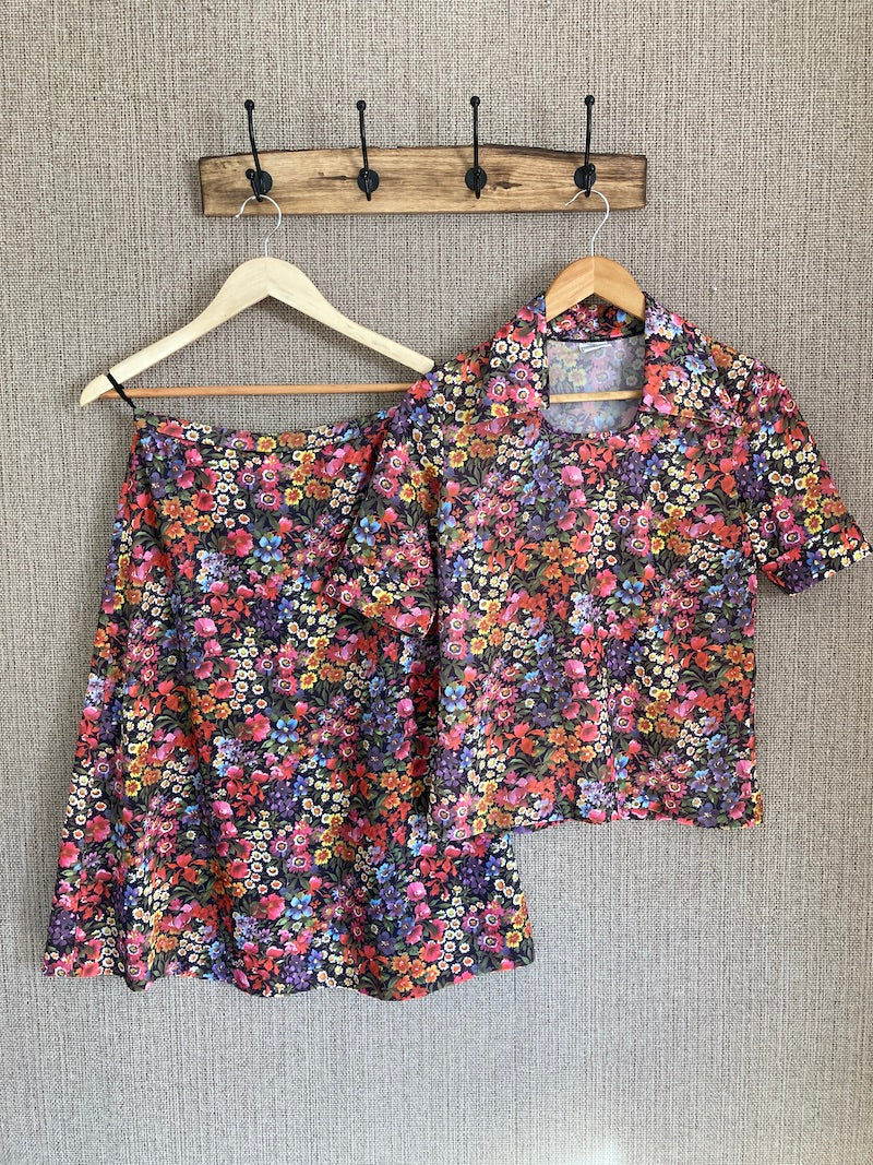 2-piece blouse and skirt flower meadow