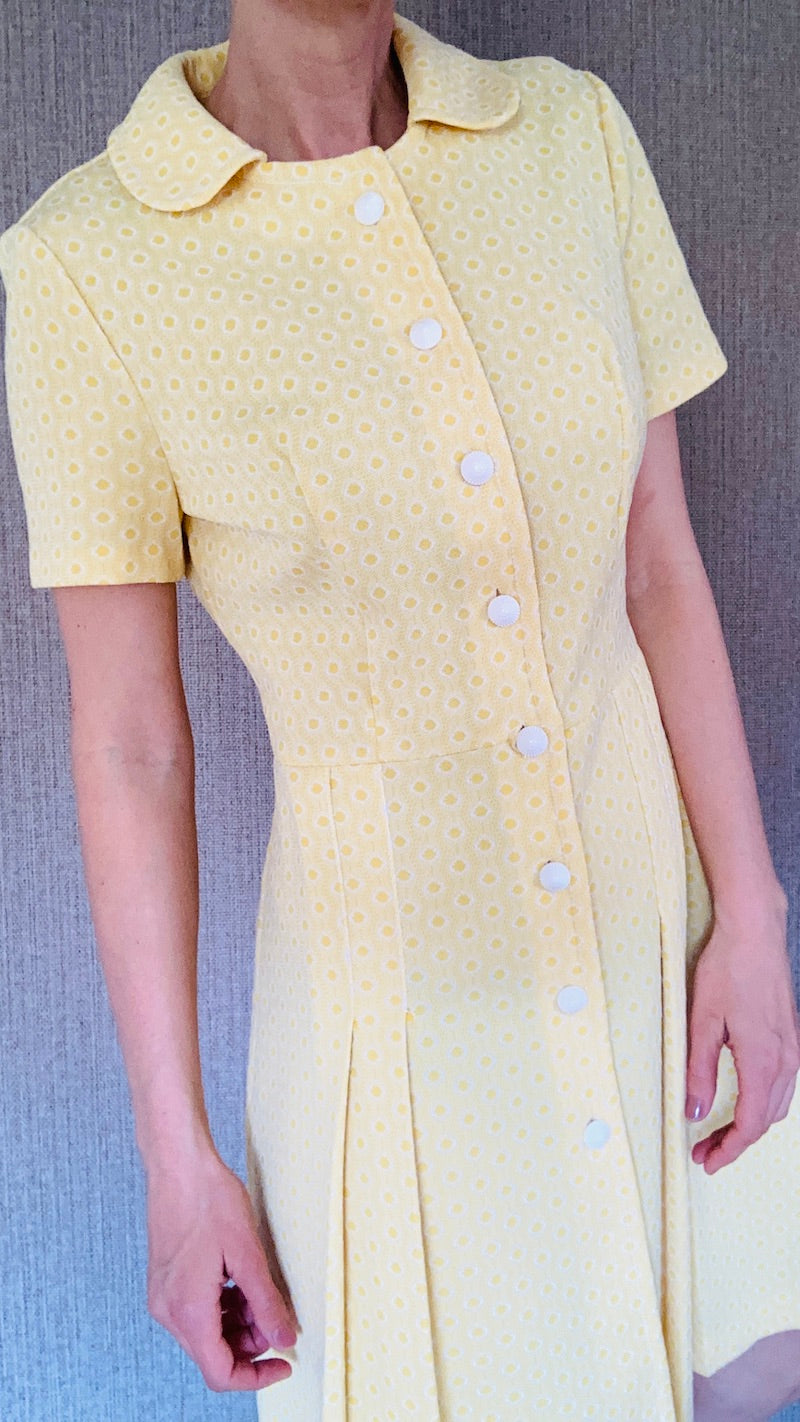 Online Shop mit Vintage Mode 70er Jahre Kleid in gelb